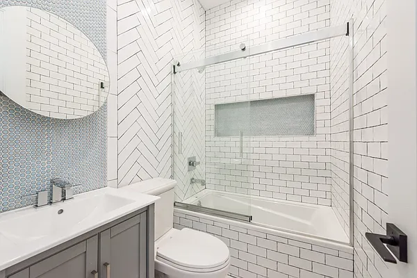 Rented by Nooklyn NYC LLC | media 77