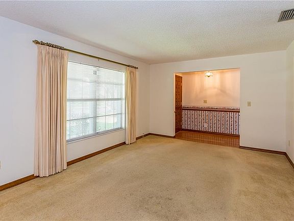 2nd image of 1320 Golfside Dr