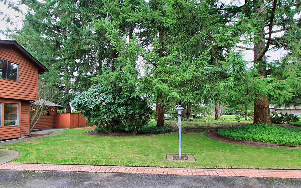 2nd image of 1816 134th Street Ct S