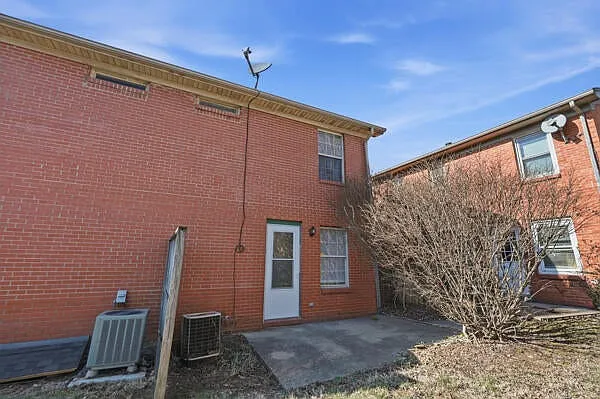 305 Lake St #18 — Photo 10