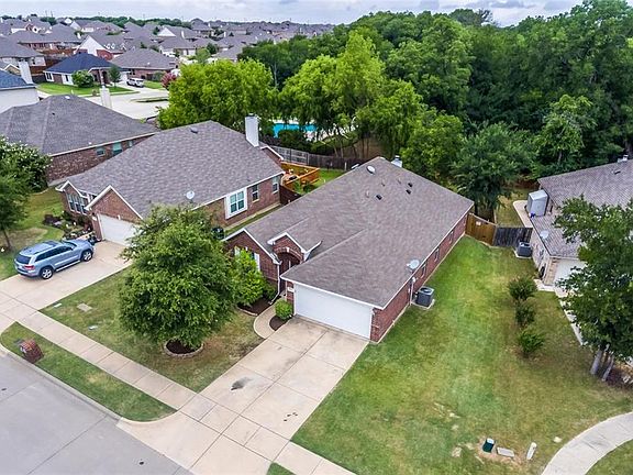 3rd image of 613 Knollwood Trail Ct
