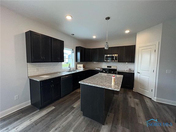 4th image of 9850 Harrier Cir