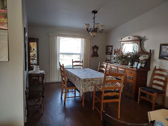 2nd image of 8 Noel Ln