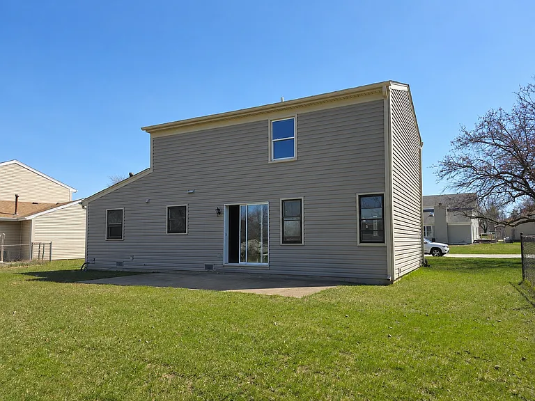 2208 Kensington Dr — Photo 48