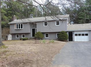 17 Sweetbriar Ln, Queensbury, NY 12804