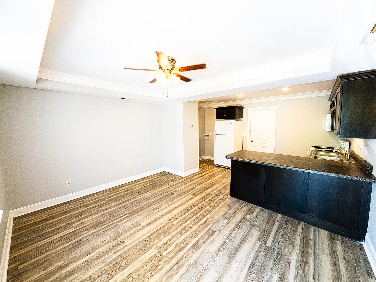 1 bed, $895 — Photo 1
