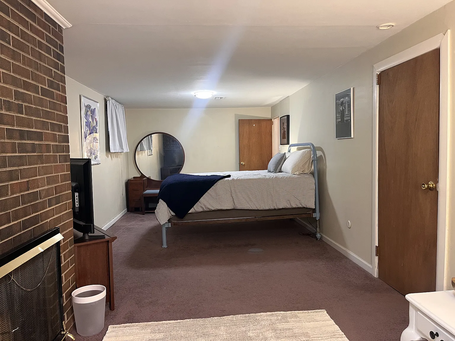 5 bed, 2412 sqft, $1,200 — Photo 2