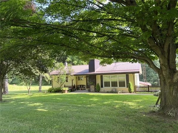 49042 Hamilton Rd, East Palestine, OH 44413