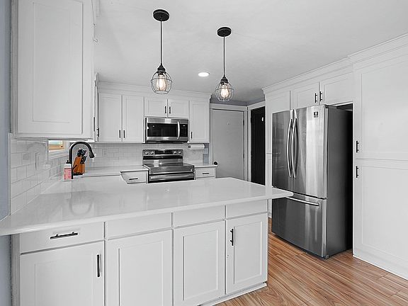 4th image of 3051 Holland Rd