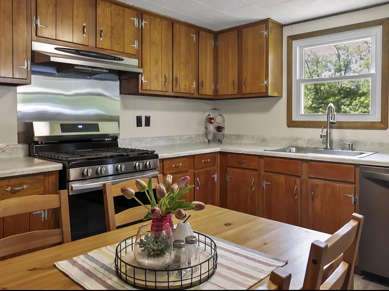 428 Dug Hill Rd — Photo 5