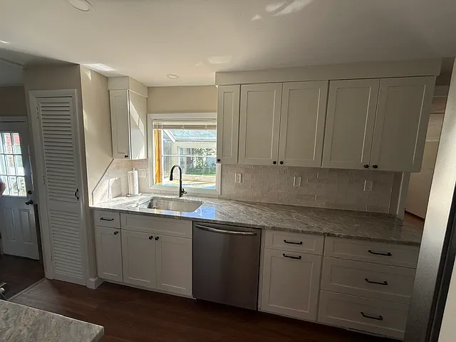 9 Sybil Ave — Photo 7