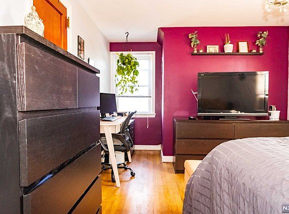 3rd image of 736 6th Ave Floor 2