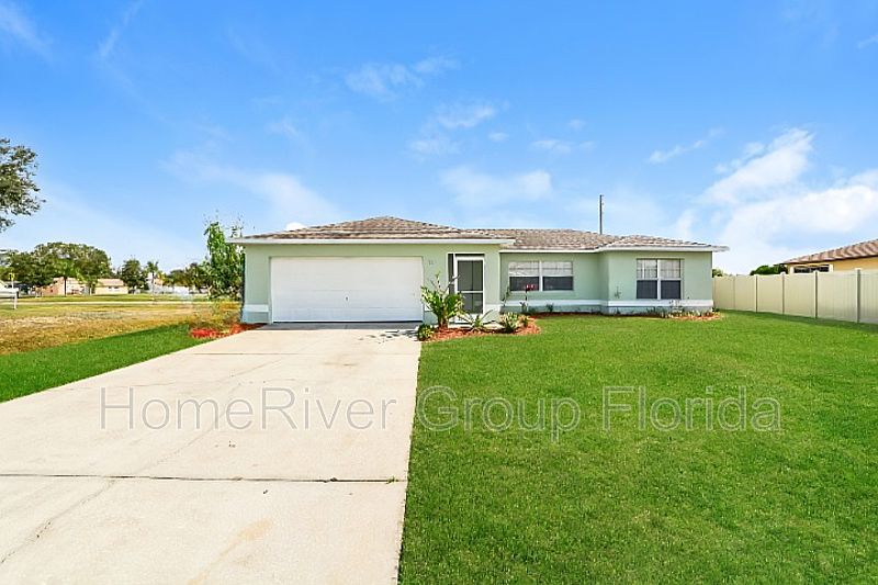 1st image of 327 Jacksonville Ct