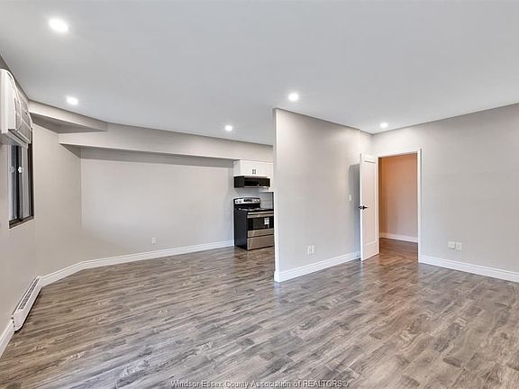 3rd image of 150 Park St W #504