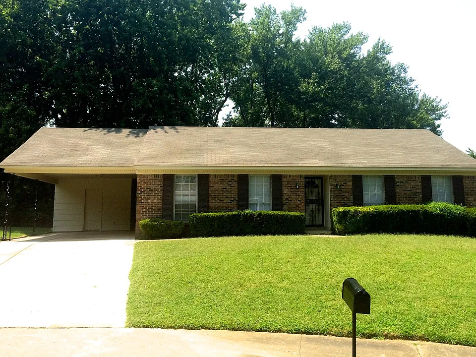 3729 Village Oak Cv