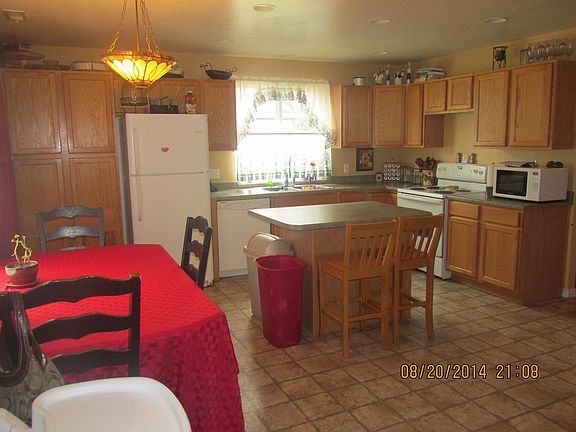 5th image of 405 N 300th St W