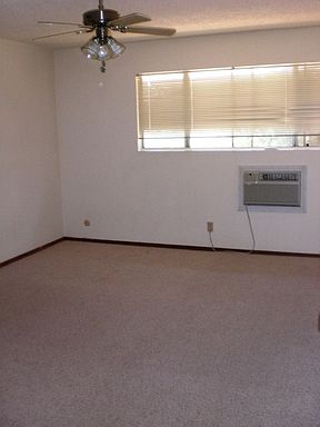 5th image of 128 Rainbow Ct