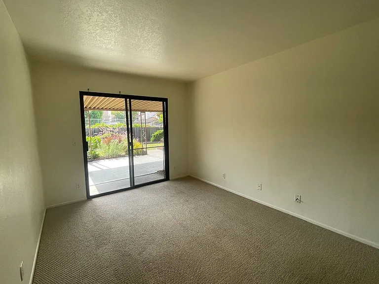 346 Oliver Rd — Photo 9