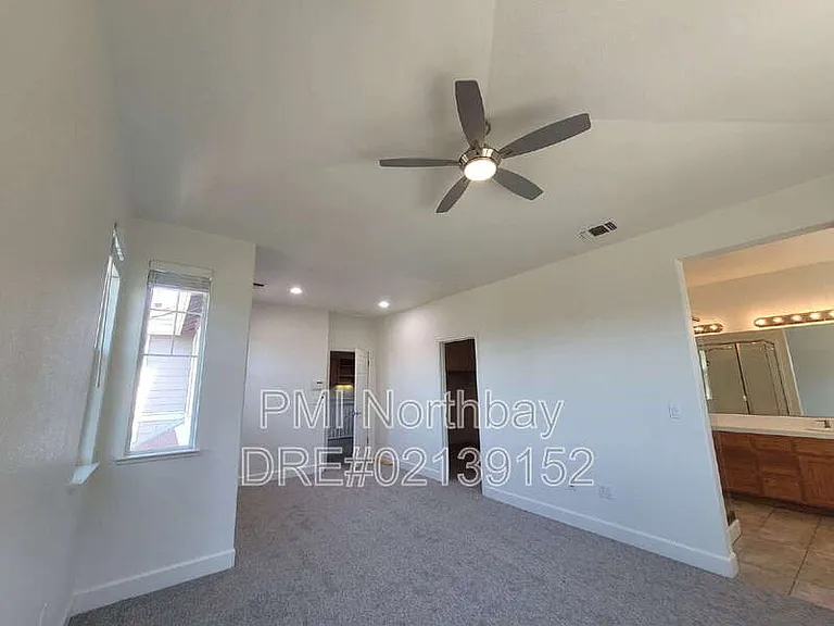 481 Lexington Dr — Photo 7