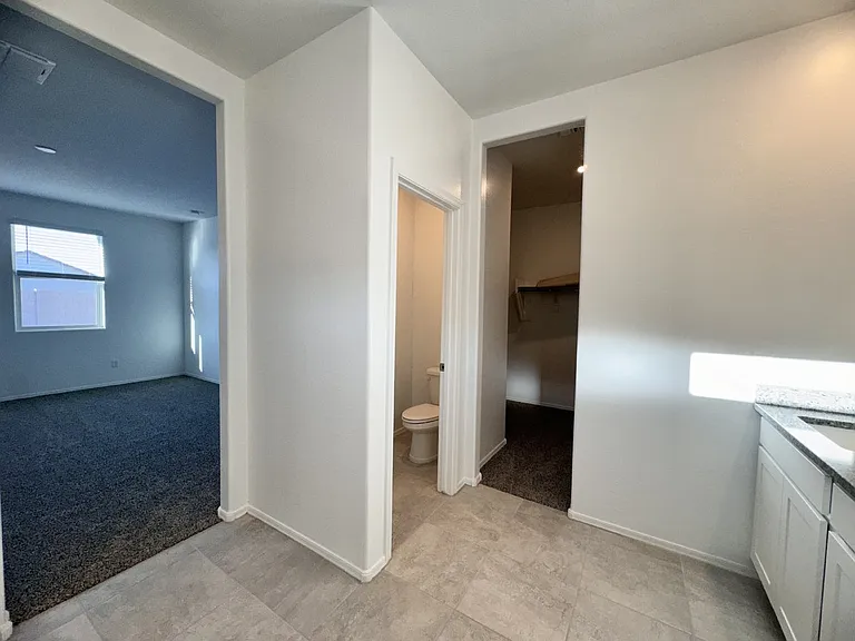 1137 W Chimes Tower Dr — Photo 22