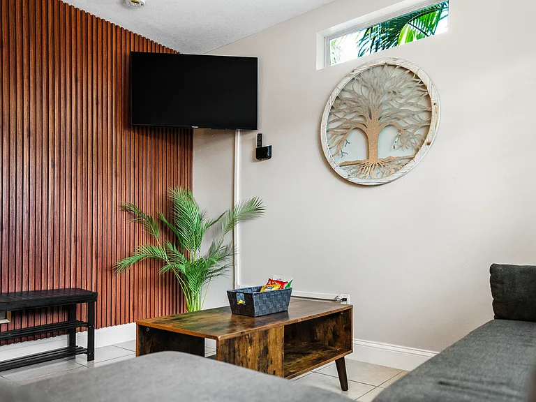 202 N Fremont Ave — Photo 18