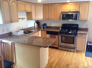 119 Willow St #2, Cambridge, MA 02141