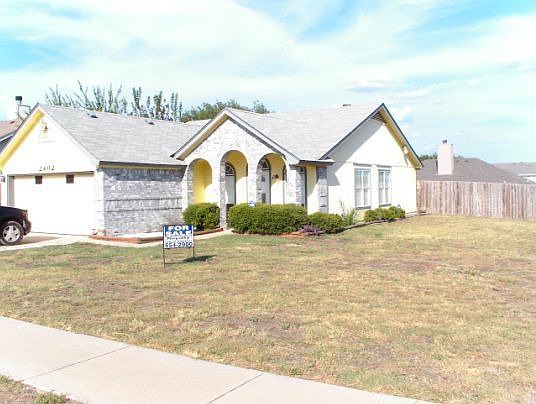 1st image of 2402 Pixton Dr