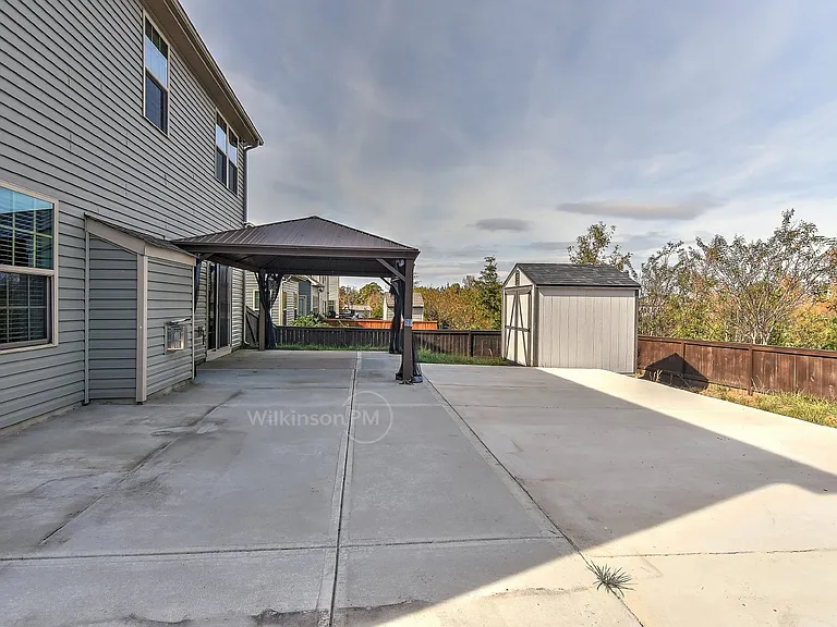 1868 Scarbrough Cir — Photo 44