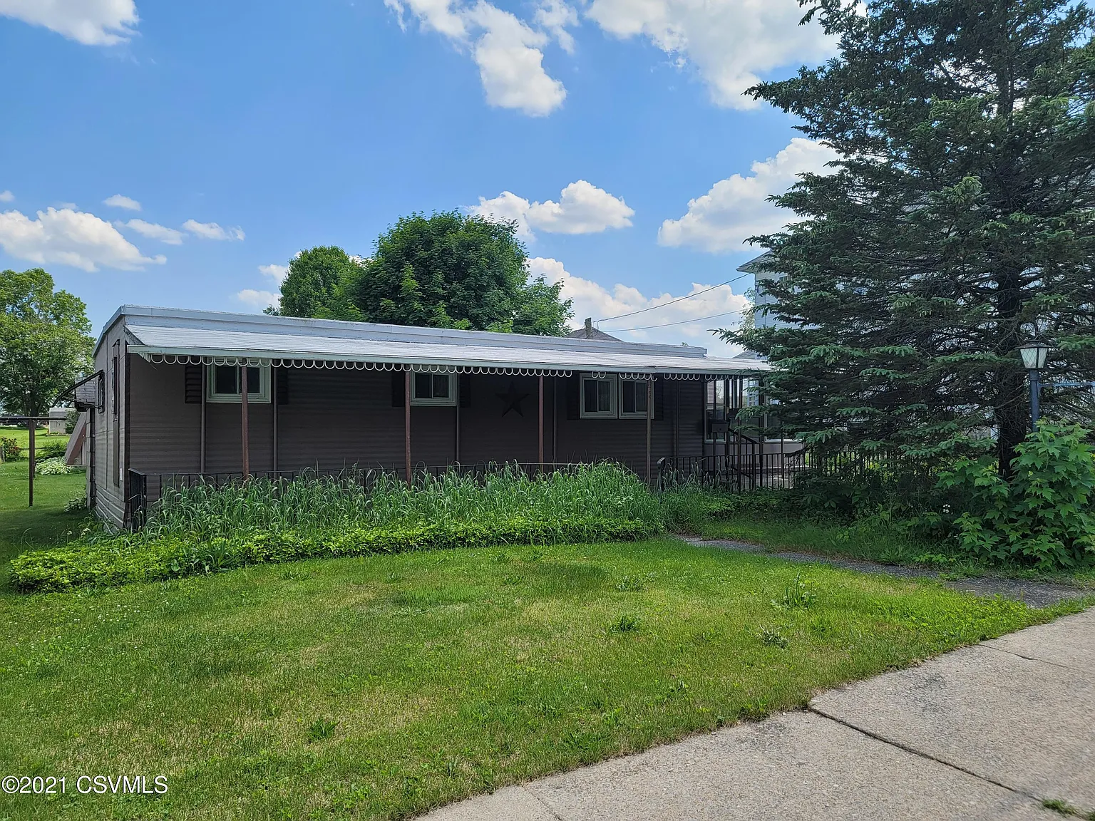 281 Broadway St photo 1
