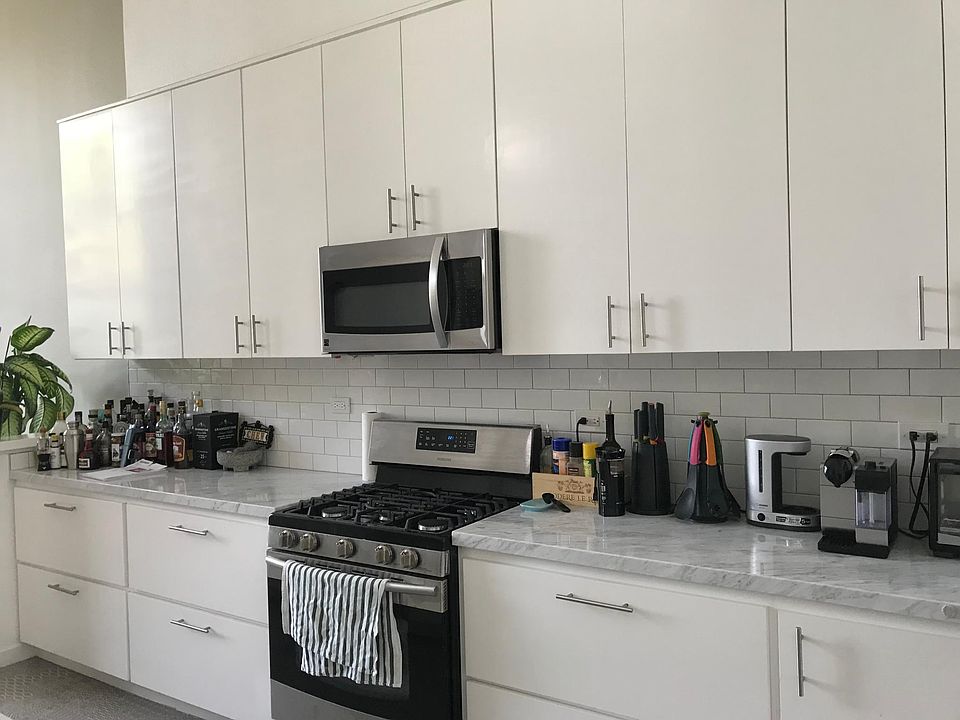 Kitchen - lots of storage and counterspace
