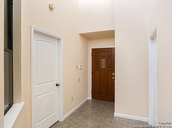 5th image of 3423 River North Dr