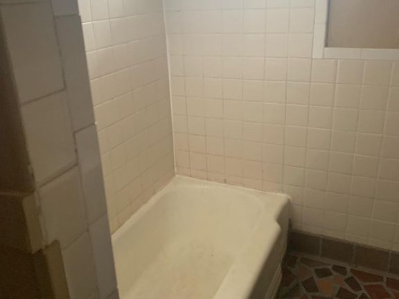 5th image of 209 Glenwood Ave