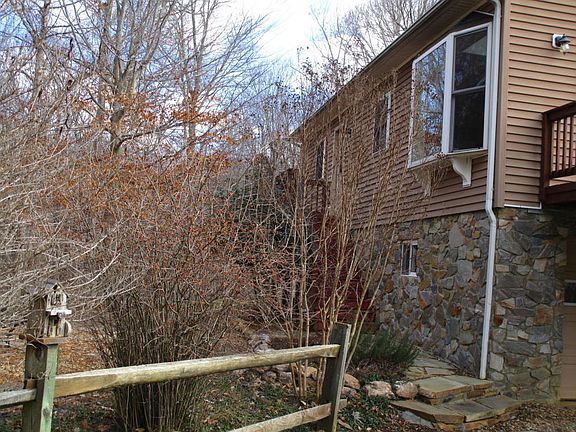 3rd image of 420 Stripers Ln