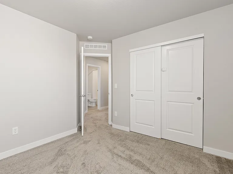 958 Colorado River Ave — Photo 23