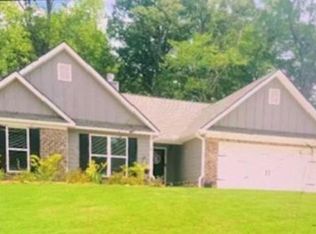 41 Meagan St, Statham, GA 30666