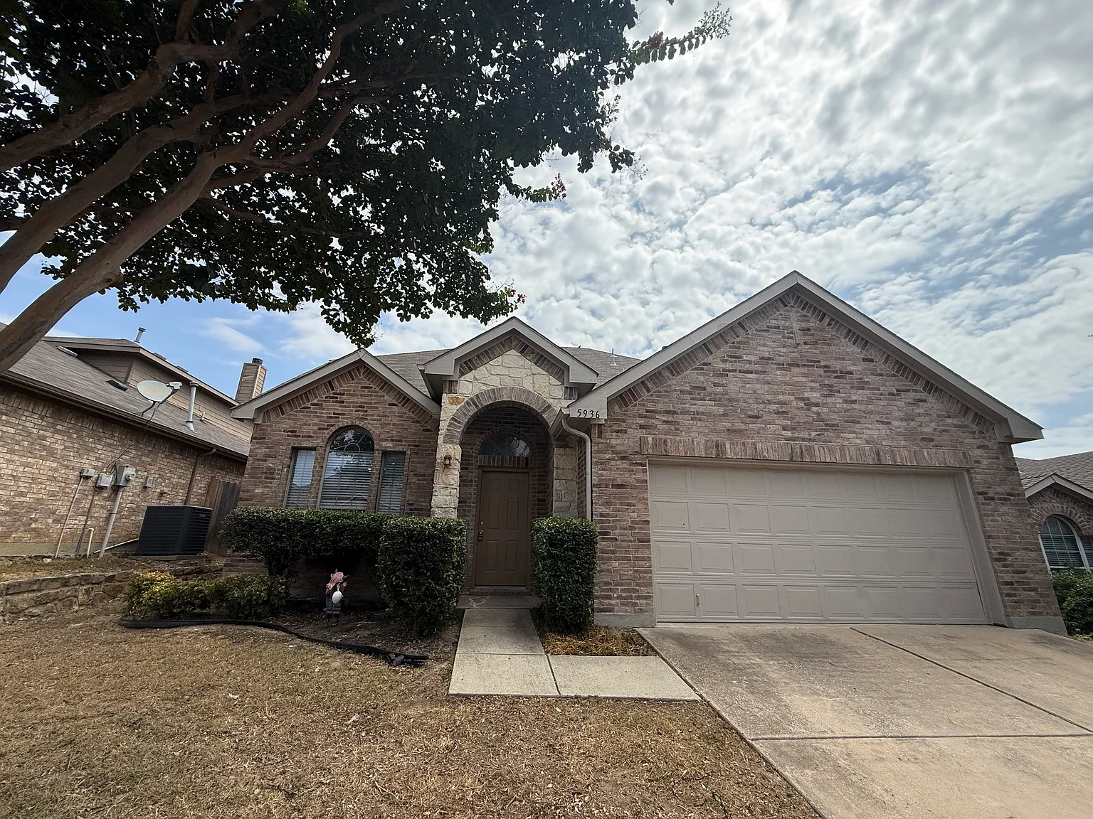 4 bed, 2.5 bath, 2485 sqft, $2,695 — Photo 1