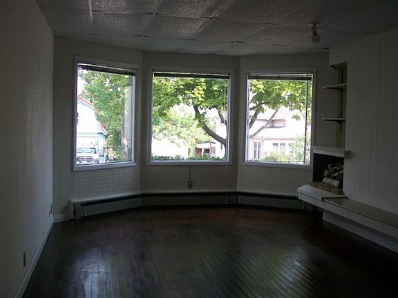5th image of 225 W Crescent St