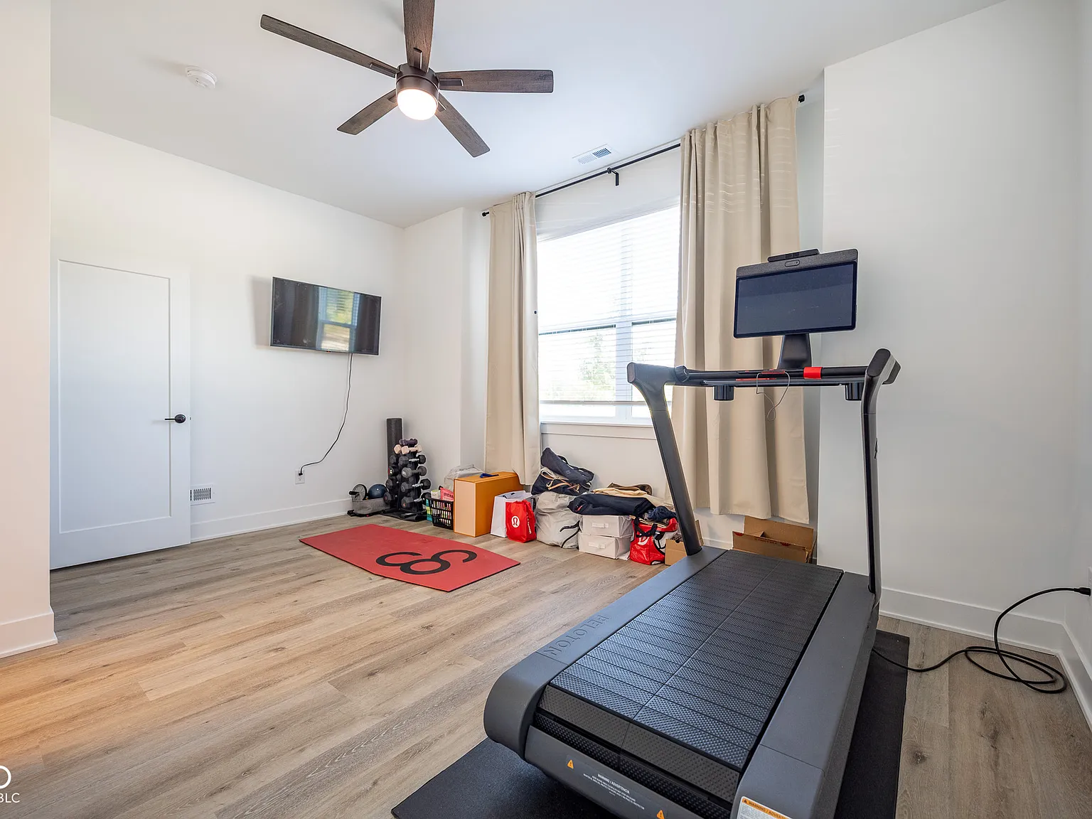 3 bed, 3.5 bath, 2248 sqft, $4,000 — Photo 4