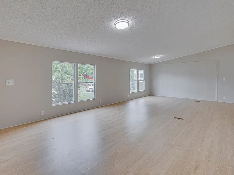 516 Golden Pine Ct — Photo 4