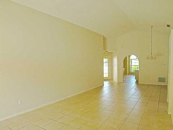 3rd image of 4393 Creekside Blvd