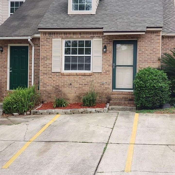 1st image of 2197 Parrot Ln #79