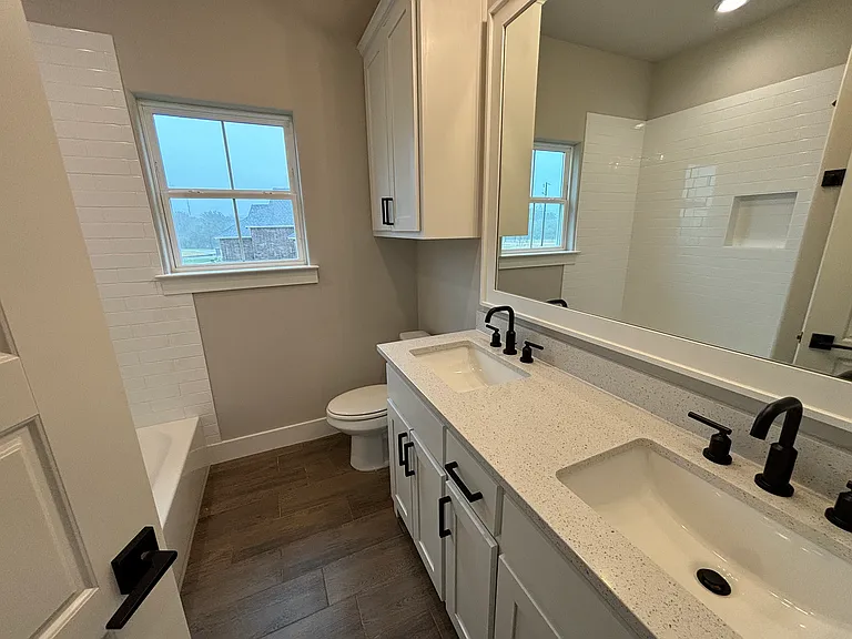 Full Bathroom
