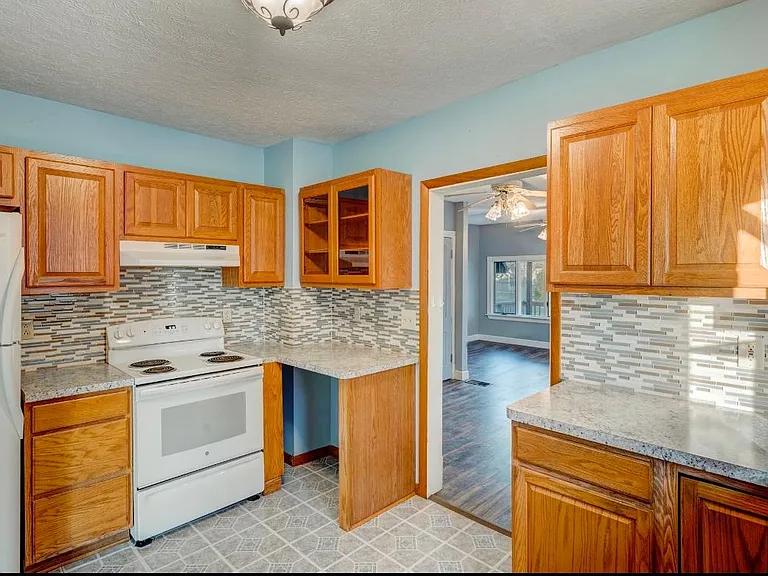 238 Liberty St — Photo 10