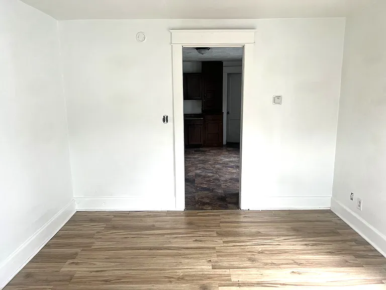 516 E 22nd St #2 — Photo 13