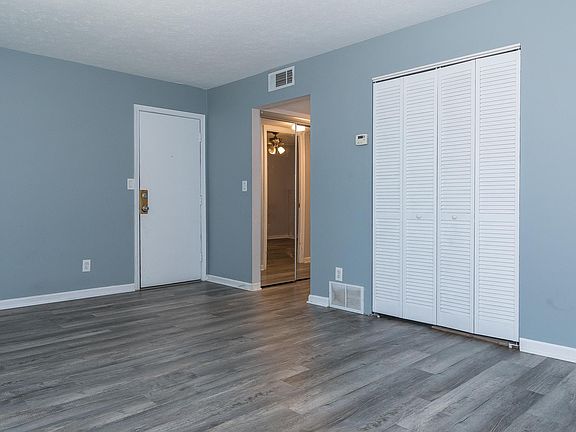 3rd image of 2505 Lindsay Ave APT 16
