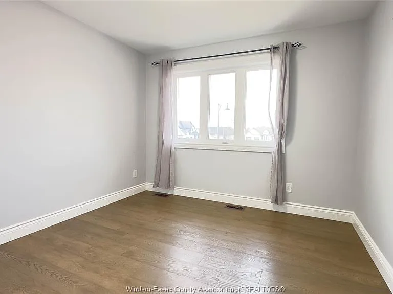 74 Dundee Dr — Photo 25
