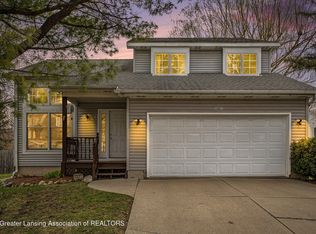 5821 Piper Ave, Lansing, MI 48911