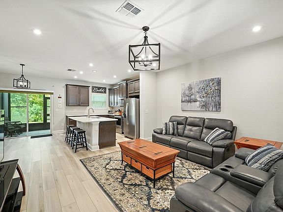 3rd image of 12073 Calvesta St