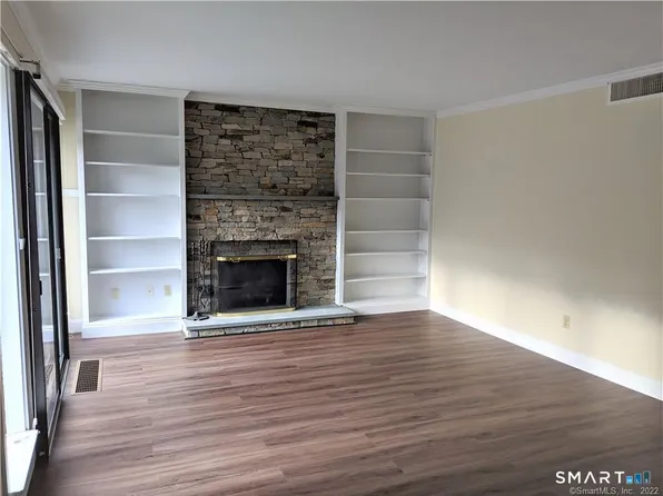 593 Heritage Vlg #E, Southbury, CT 06488