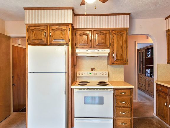 5th image of 1110 E Hudson Ave